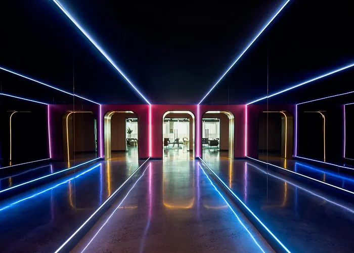 Moxy Montreal Downtown Hotel