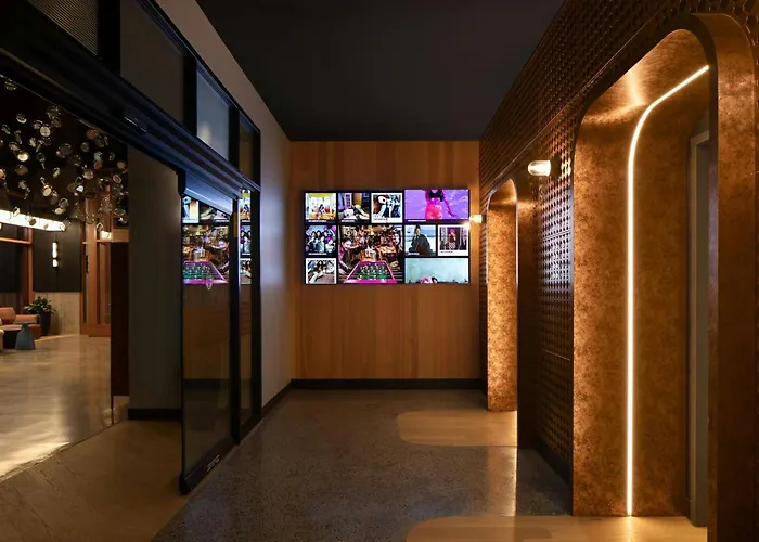 Moxy Montreal Downtown Hotel
